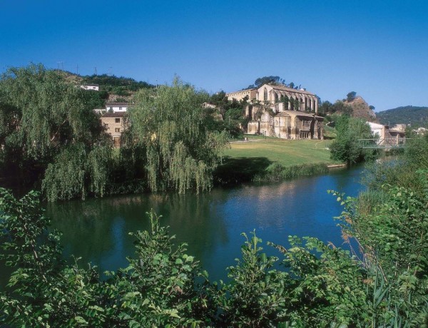 Estella-Lizarra, vue depuis le fleuve Ega (Crédit photo Ed. Edilesa)