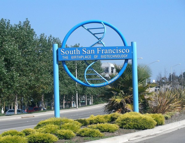 "South San Francisco gateway sign" (crédit photo Coolcaesar)